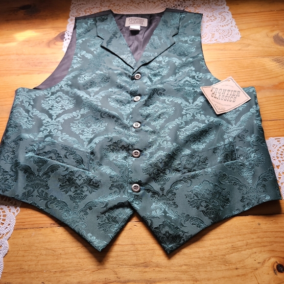 NWT Reno Vest - Picture 5 of 5